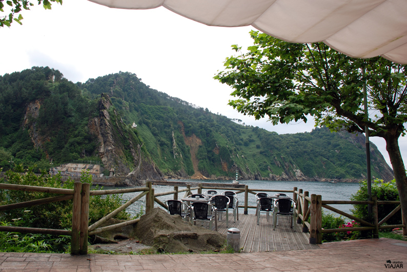 Terraza de la Kantina Alabortza. Pasai Donibane. Pasaia Terraza de la Kantina Alabortza. Pasai Donibane. Pasaia