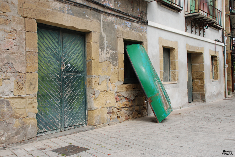 Una casa y una barca. Pasai Donibane. Pasaia Una casa y una barca. Pasai Donibane. Pasaia