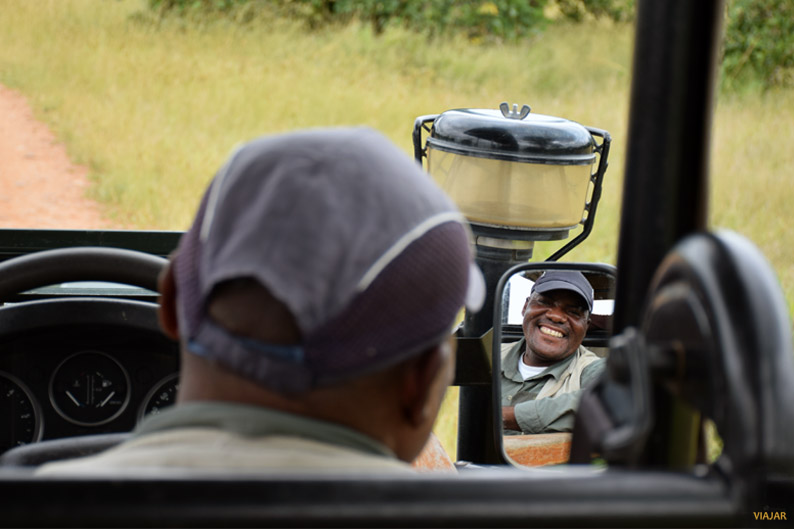 Lawrence Banda. Guía de Norman Carr Safaris. Zambia Lawrence Banda. Guia de Norman Carr Safaris. Zambia