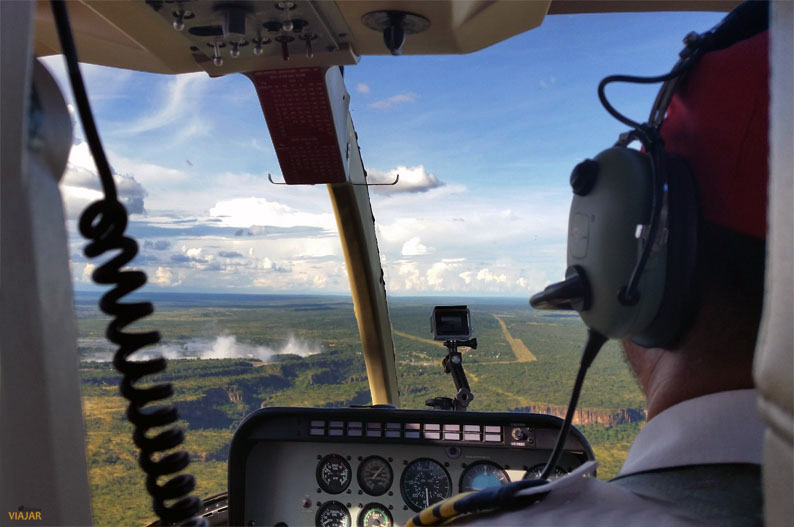 Vuelo en helicóptero. Cataratas Victoria Vuelo en helicoptero. Cataratas Victoria