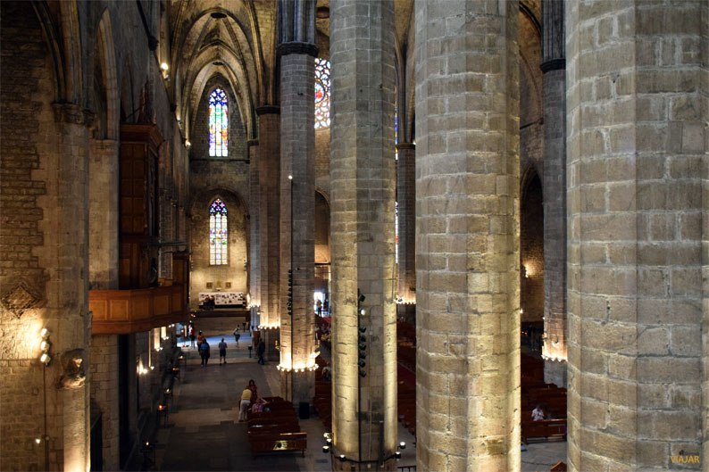 Basílica de Santa Maria del Mar desde las tribunas Basílica de Santa Maria del Mar desde las tribunas