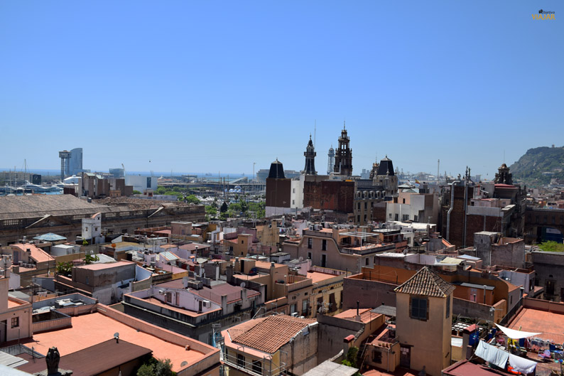 Montjuïc y el mar desde las terrazas de Santa María del Mar Montjuïc y el mar desde las terrazas de Santa Maria del Mar