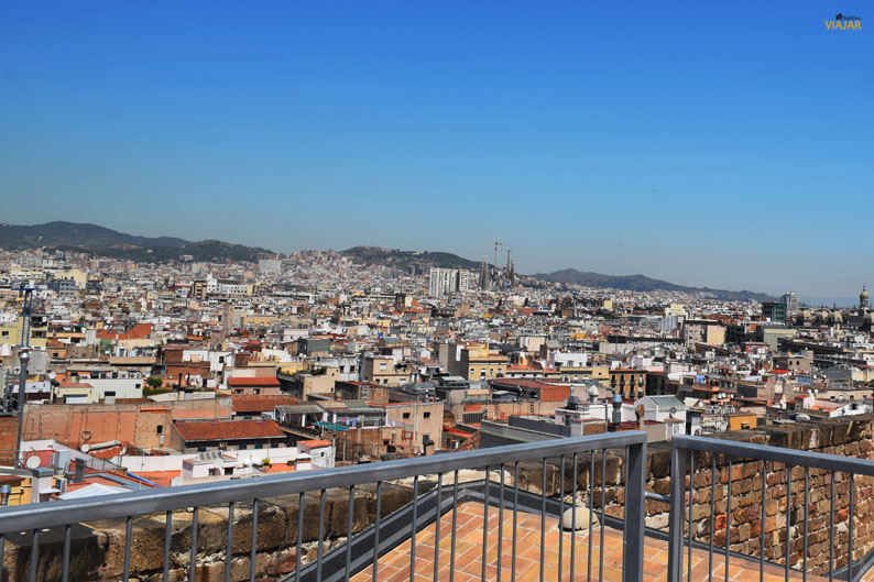 Panorámica de Barcelona desde las terrazas de Santa María del Mar Barcelona desde las terrazas de Santa Maria del Mar