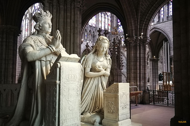 Tumbas de Luis XVI y Maria Antonieta. Basílica de Saint-Denis Tumbas de Luis XVI y Maria Antonieta. Basilica de Saint-Denis
