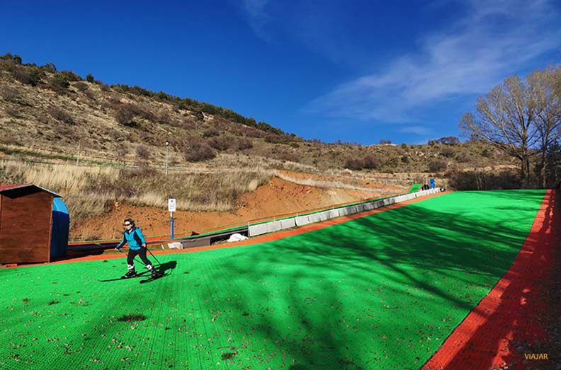 Pista de esqui artificial en Alcala de la Selva
